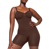 Body Shaper cu curele și mărirea feselor